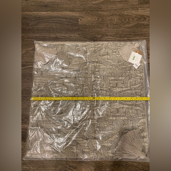 TWO NWT Pottery Barn Aileen Jacquard Pillow Cases - Picture 6 of 8